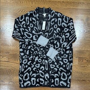 Stylish Black and Gray women’s animal print Sweater